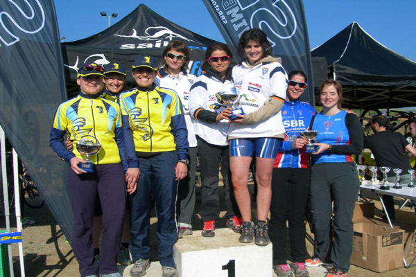 Pòdium dels equips femenins